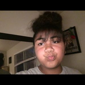 Meet your Posher, Pelemoni